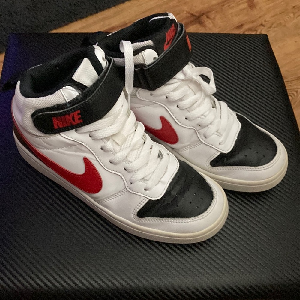 Nike Court Borough Mid 2 White Red Black Sneakers Youth Size 4.5 y (CD7782-110)